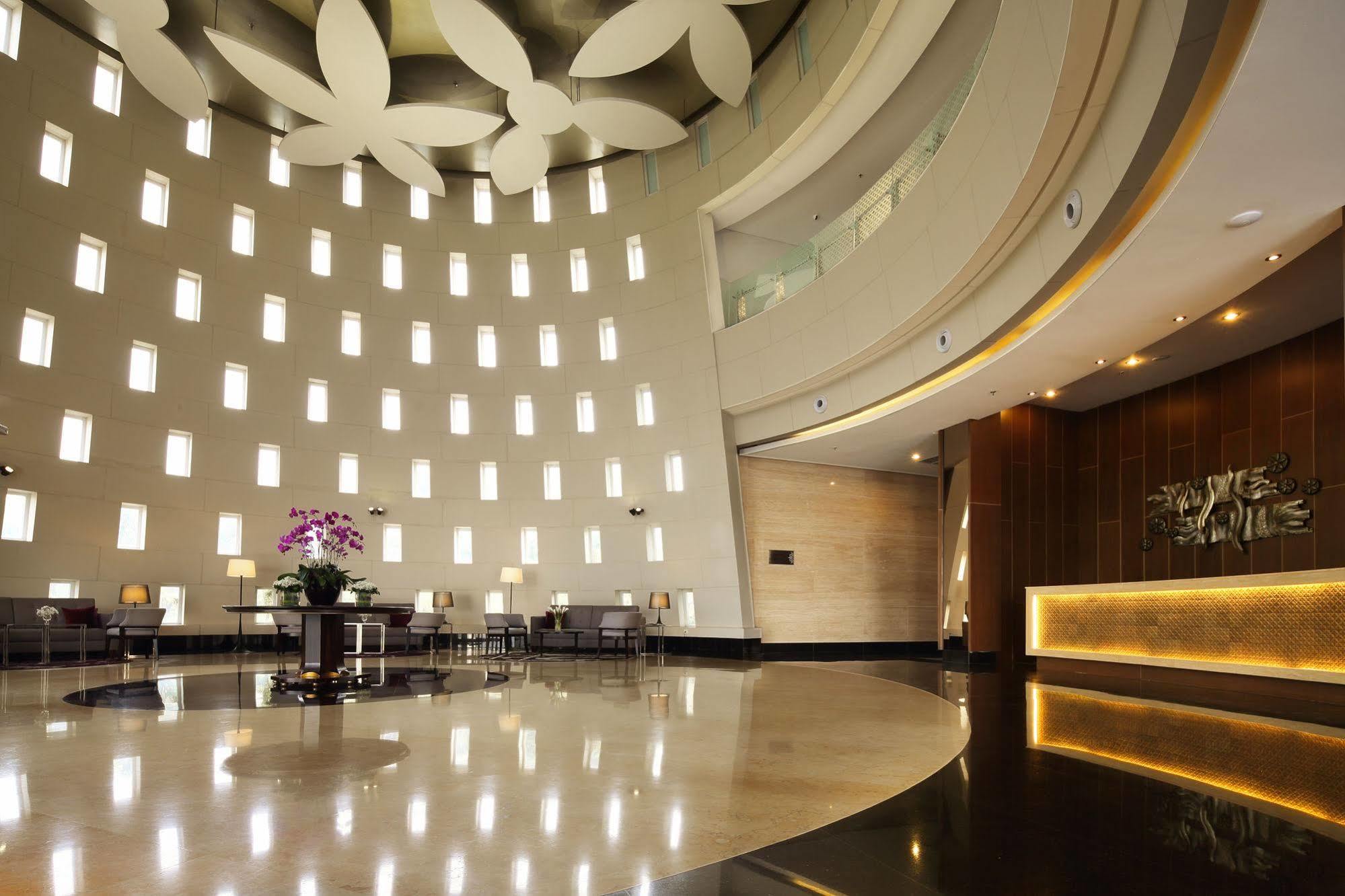 D'Primahotel Tangerang Kültér fotó